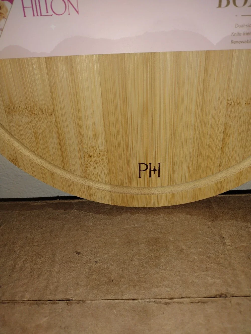 PARIS HILTON BAMBOO CUTTING BOARD 14